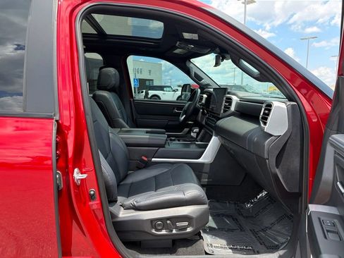 Used 2024 Toyota Sequoia Platinum AWD/4WD image 22