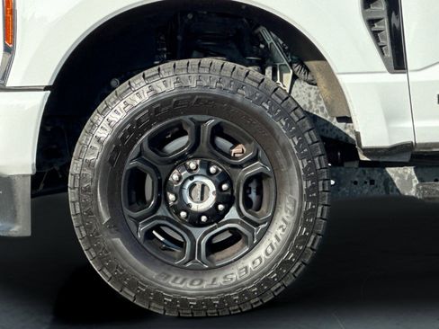 Certified 2023 Ford F350 XLT w/ XLT Premium Package image 32