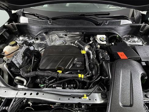 Used 2025 Chevrolet Trax LT image 49