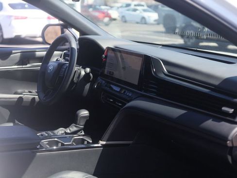Used 2025 Toyota Camry XSE AWD/4WD image 33