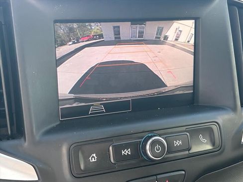 Used 2024 GMC Terrain SLE w/ Driver Convenience Package FWD image 6