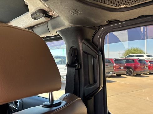 Used 2020 Jeep Gladiator Rubicon w/ Uconnect 4C Nav & Sound Group image 43