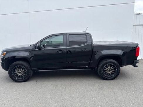 Used 2016 Chevrolet Colorado LT w/ Midnight Edition AWD/4WD image 9