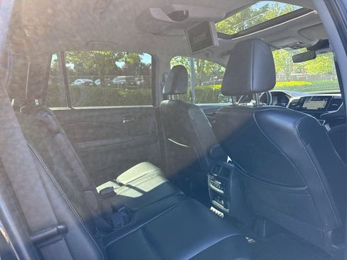Used 2020 Honda Pilot Touring image 24