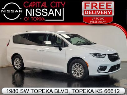 Used 2024 Chrysler Pacifica Touring-L