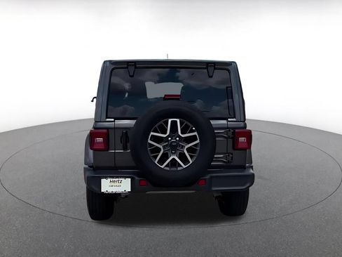 Used 2025 Jeep Wrangler Unlimited Sahara AWD/4WD image 8