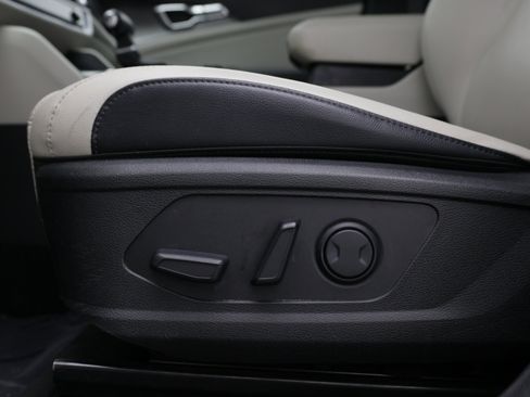 Used 2024 Kia Sportage EX FWD image 16