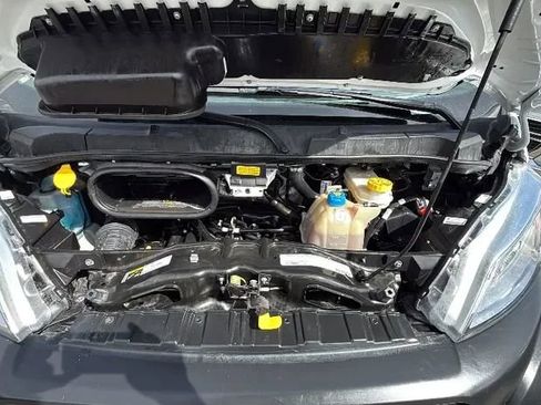 Used 2025 RAM ProMaster 2500 w/ Convenience Group image 21