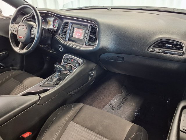 Used 2017 Dodge Challenger R/T RWD image 8