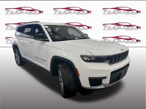Used 2022 Jeep Grand Cherokee L Limited AWD/4WD image 10