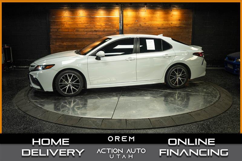 Used 2022 Toyota Camry SE FWD image 1