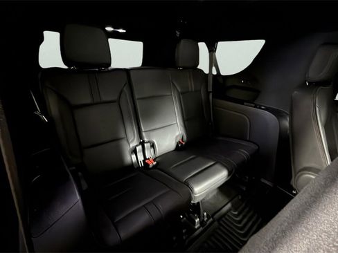 Used 2024 Chevrolet Suburban RST w/ Luxury Package image 30