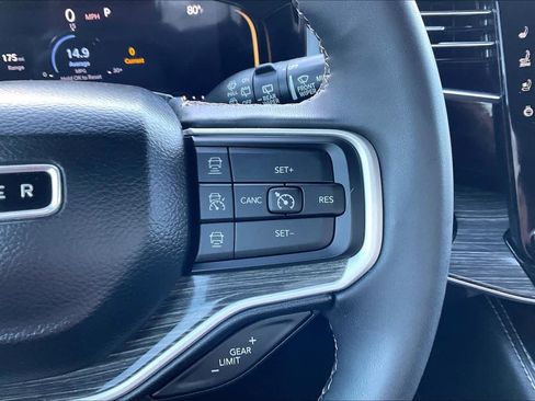 Used 2022 Jeep Wagoneer Series III w/ Premium Group I image 25