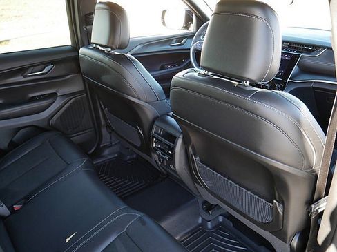 Used 2025 Jeep Grand Cherokee Altitude image 54