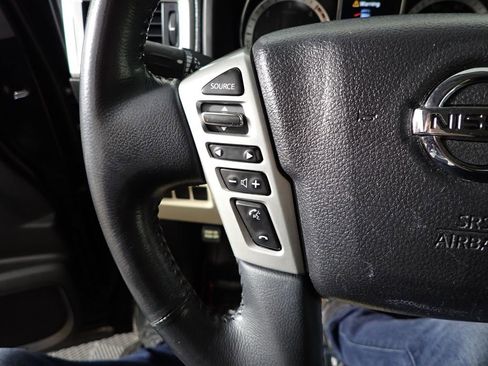 Used 2016 Nissan Titan SL image 34