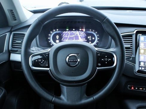 Used 2025 Volvo XC90 B5 Core image 21