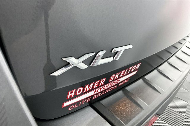 Used 2023 Ford Explorer XLT w/ Equipment Group 202A RWD image 16