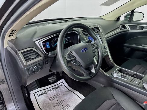 Used 2020 Ford Fusion SE FWD image 9