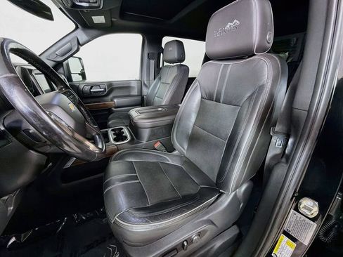 Used 2020 Chevrolet Silverado 2500 High Country AWD/4WD image 12