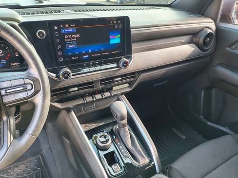 Used 2024 Chevrolet Colorado Trail Boss w/ Advanced Trailering Package image 19