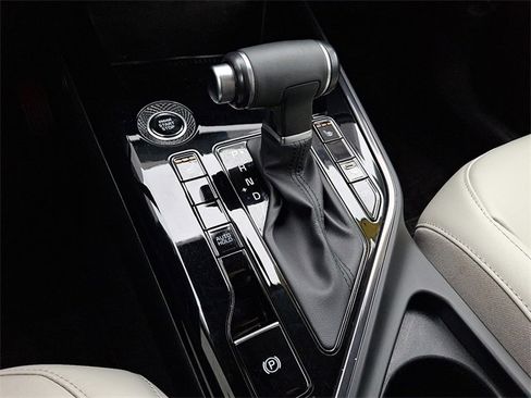 Used 2023 Kia Niro EX image 14