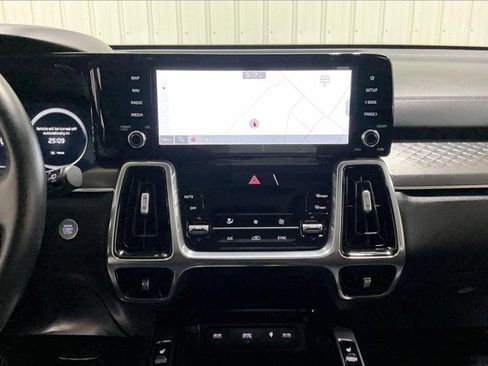 Used 2023 Kia Sorento SX image 6