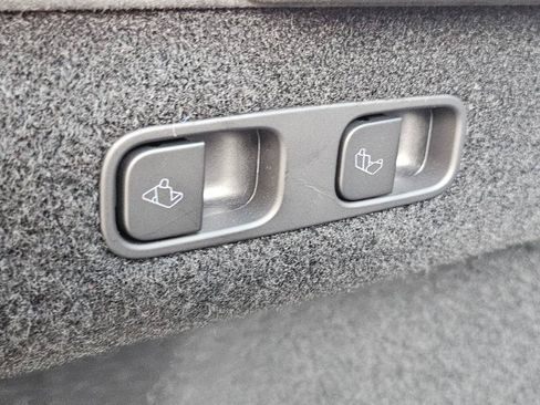 Used 2025 Tesla Model S AWD/4WD image 77