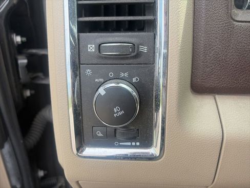 Used 2017 RAM 1500 Laramie AWD/4WD image 12