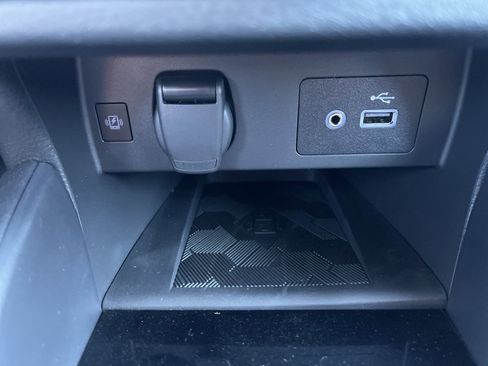 New 2025 Nissan Versa SV w/ Trunk Package image 25