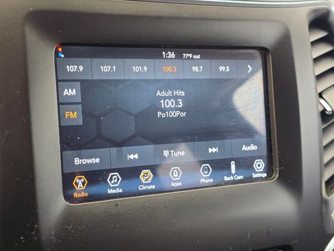 Used 2020 Jeep Cherokee Latitude FWD image 19