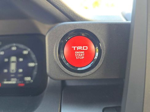 Certified 2025 Toyota 4Runner TRD Off-Road image 31