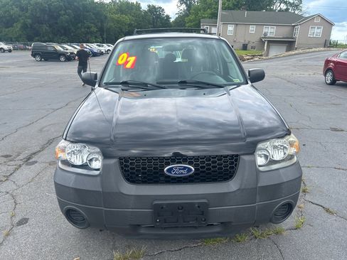 Used 2007 Ford Escape XLS AWD/4WD image 3