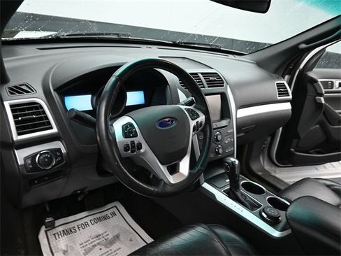 Used 2012 Ford Explorer XLT image 15