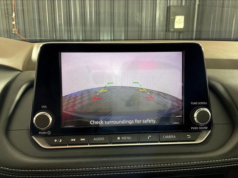 Used 2023 Nissan Rogue SV image 30