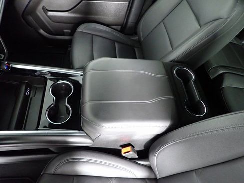 Used 2025 Chevrolet Tahoe Z71 image 31