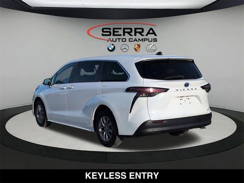 Used 2022 Toyota Sienna LE image 15