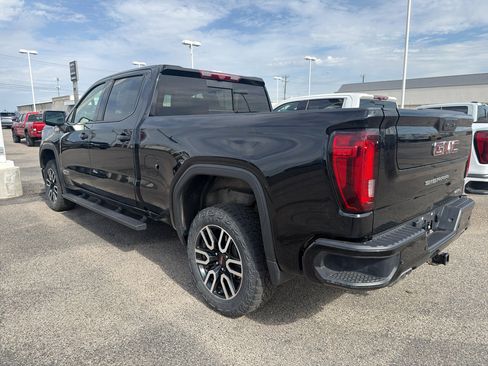 Used 2023 GMC Sierra 1500 AT4 w/ Technology Package AWD/4WD image 3