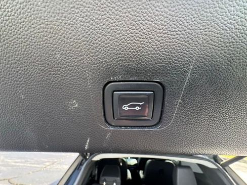 Used 2021 Chevrolet Traverse RS w/ LPO, Floor Liner Package image 8