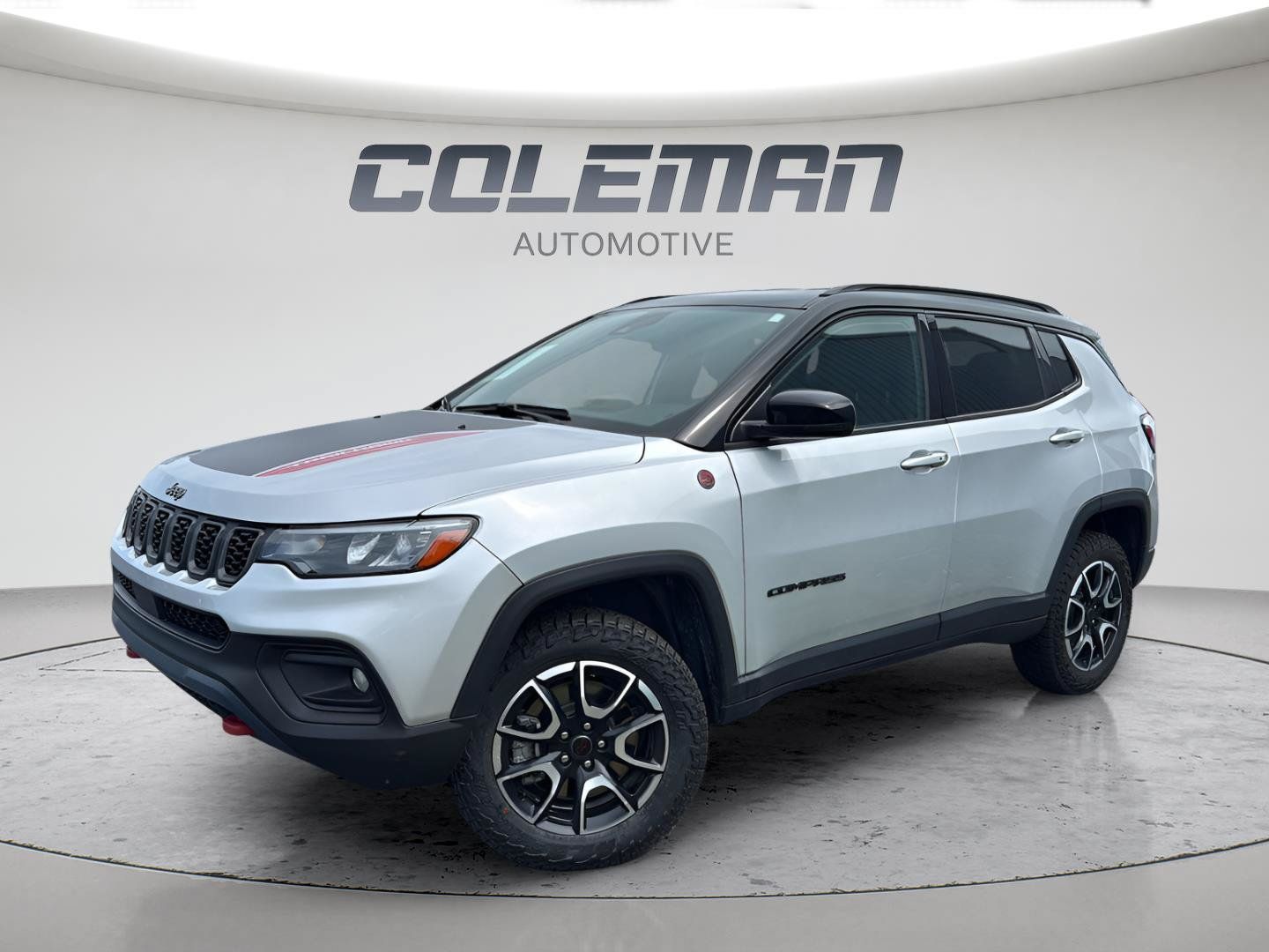 Used 2025 Jeep Compass Trailhawk AWD/4WD image 1