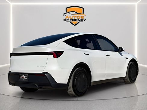 Used 2026 Tesla Model Y AWD image 4
