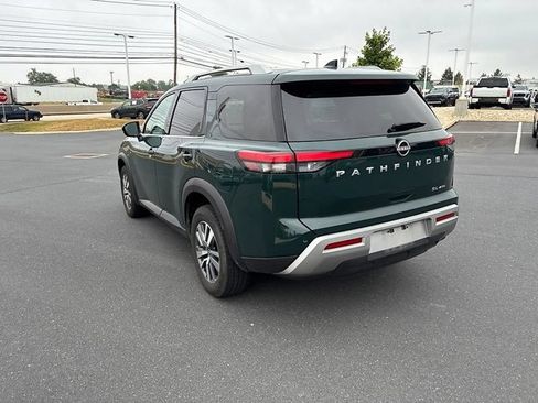Used 2025 Nissan Pathfinder SL AWD/4WD image 12