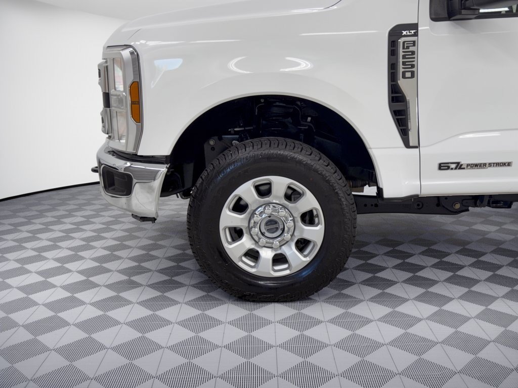 Used 2024 Ford F250 XLT AWD/4WD image 13