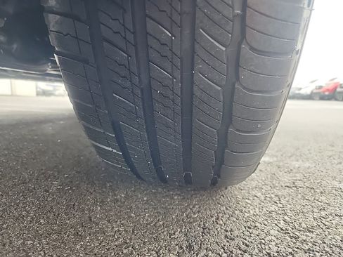 Used 2023 GMC Terrain SLT w/ Infotainment Package II image 16