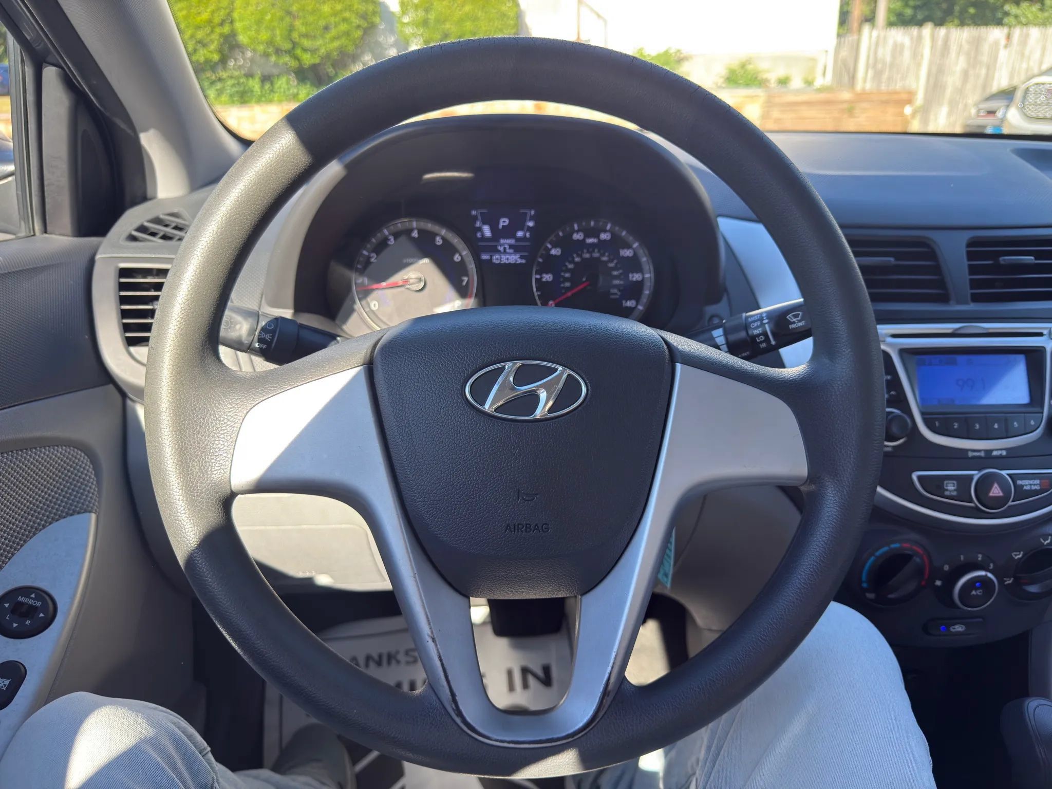 Used 2012 Hyundai Accent GLS FWD image 18