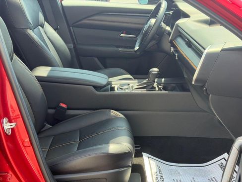 Used 2025 MAZDA CX-50 AWD 2.5 Hybrid w/ Premium Pkg image 18