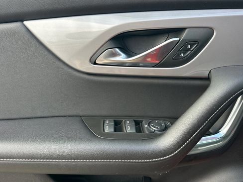 Used 2024 Chevrolet Blazer LT image 11