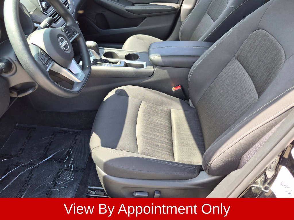 Used 2025 Nissan Altima 2.5 SV FWD image 24