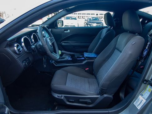 Used 2009 Ford Mustang GT Premium RWD image 12