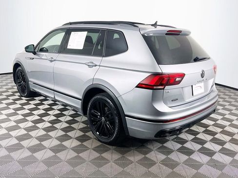 Used 2022 Volkswagen Tiguan SE R-Line FWD image 6