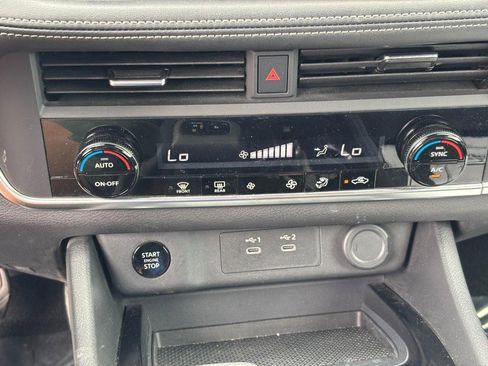 Used 2024 Nissan Rogue SV image 23